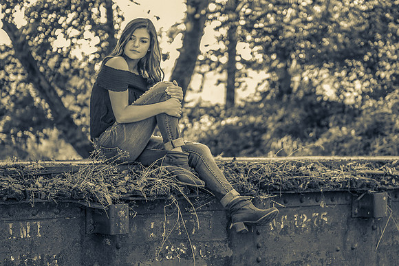 Split tone- yellow/blue